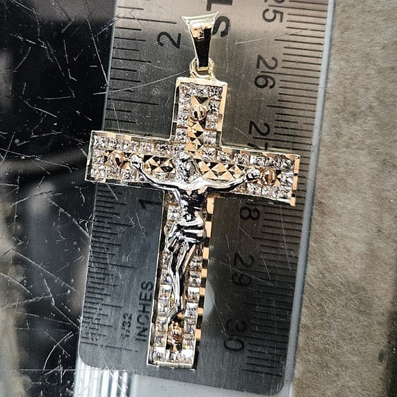 14k Yellow Gold Unisex ZC cross pendant - Picture 7 of 9